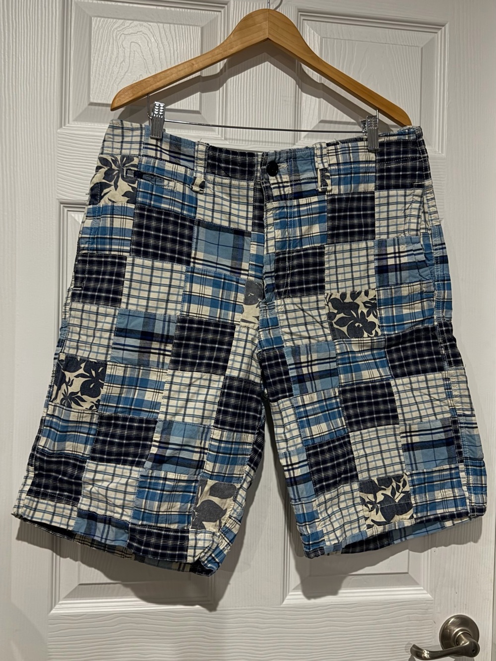 American Eagle Outfitters Men's Blue & White Patchwork Plaid Shorts